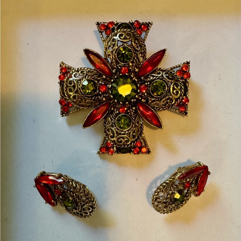 Emmons Maltese Red & Green Cross Vintage Brooch and Earrings Set